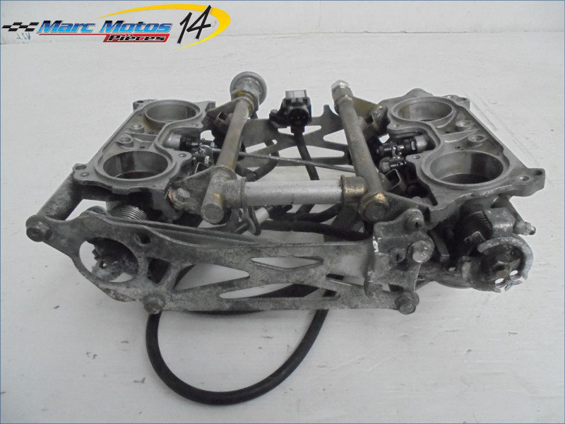 RAMPE D'INJECTION HONDA 1300 ST PAN EUROPEAN ABS 2006