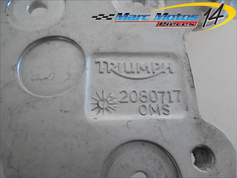 PLATINE AVANT DROITE TRIUMPH 1050 TIGER 2007