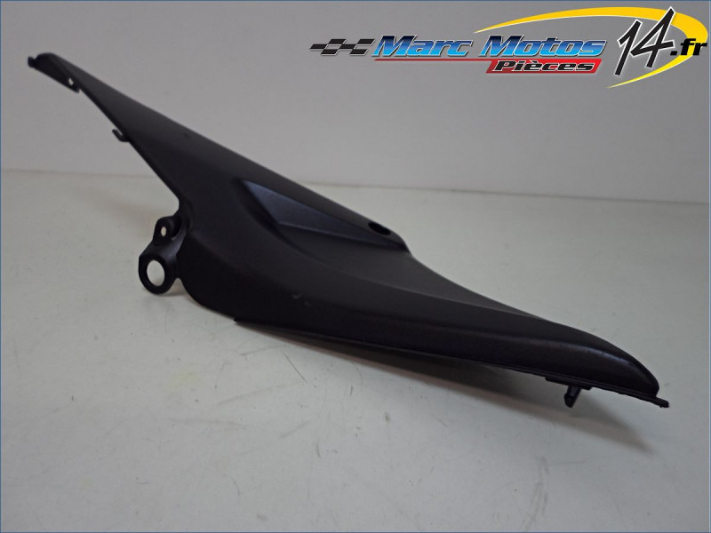 CACHE LATERAL INTERMEDIAIRE GAUCHE HONDA 600 CBR R 2006