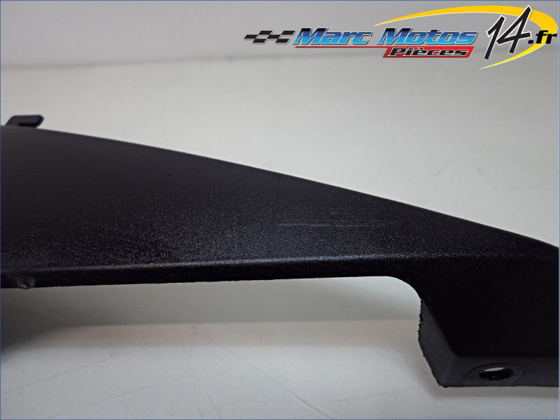 CACHE LATERAL INTERMEDIAIRE GAUCHE HONDA 600 CBR R 2006