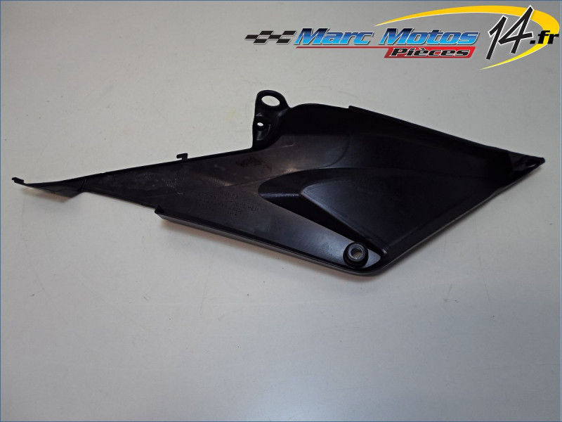 CACHE LATERAL INTERMEDIAIRE GAUCHE HONDA 600 CBR R 2006