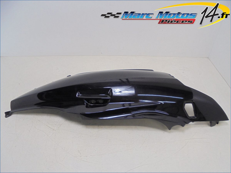 CACHE LATERAL DROIT SUZUKI 650 BURGMAN EXECUTIVE 2007