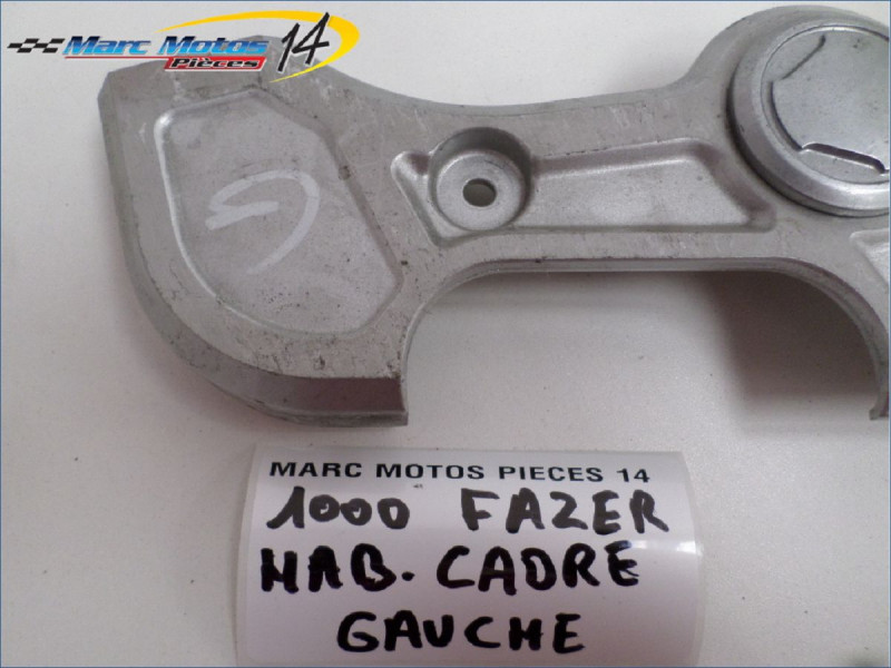 HABILLAGE DE CADRE GAUCHE YAMAHA 1000 FAZER 