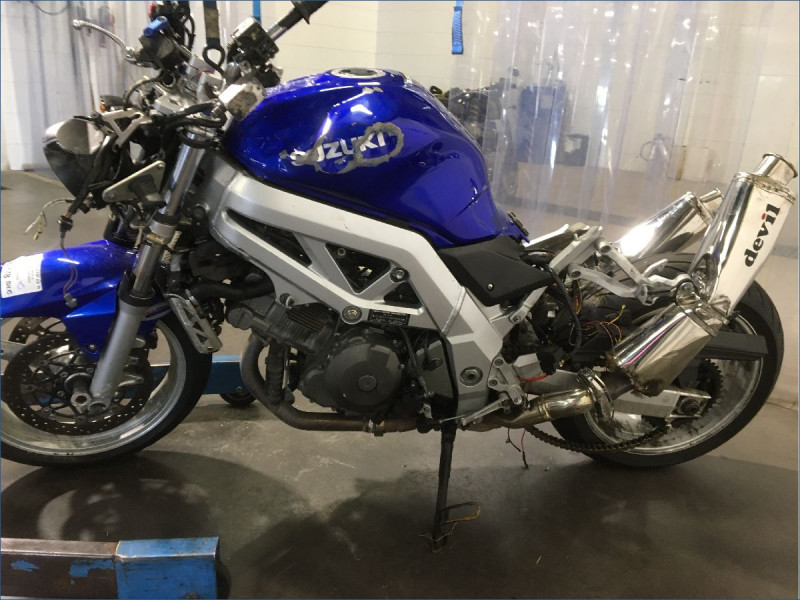 SUZUKI 1000 SV N