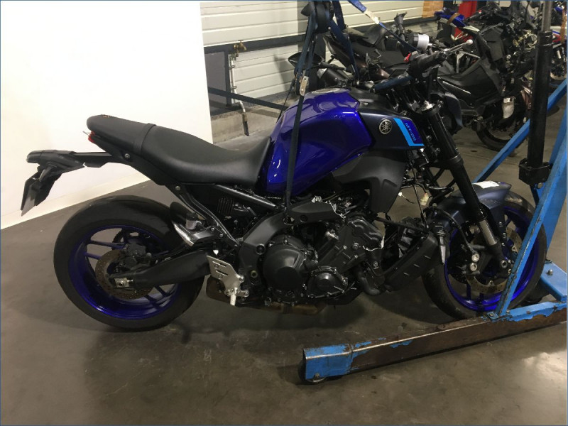 YAMAHA MT09 