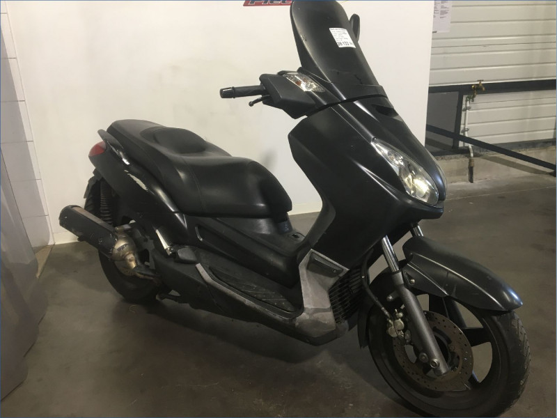 YAMAHA 125 XMAX 