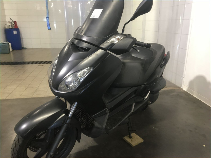 YAMAHA 125 XMAX 