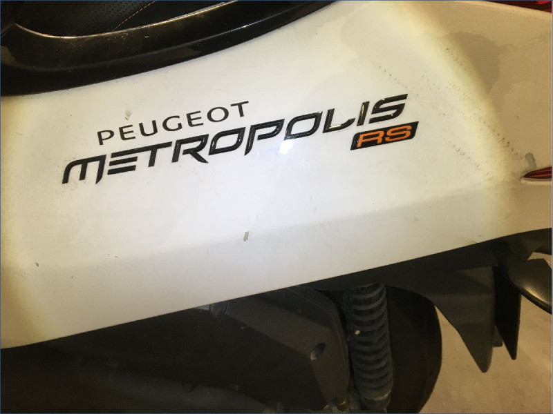 PEUGEOT 400 METROPOLIS RS