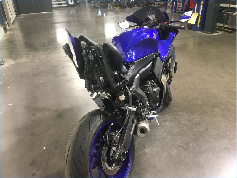 YAMAHA YZF-R7 