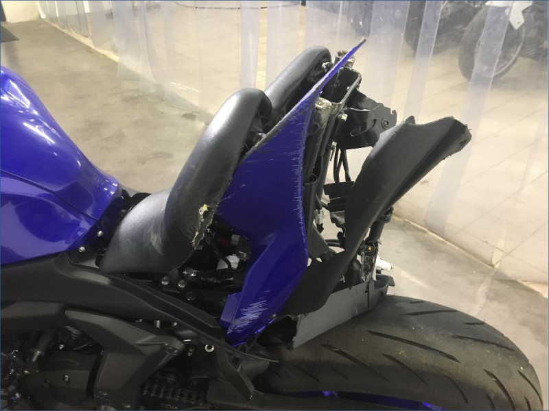 YAMAHA YZF-R7 