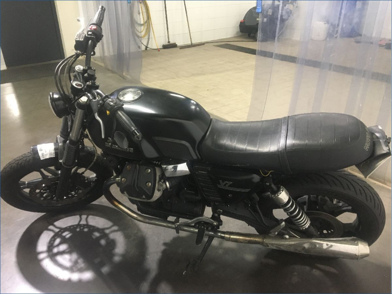 MOTO GUZZI V7 STONE 