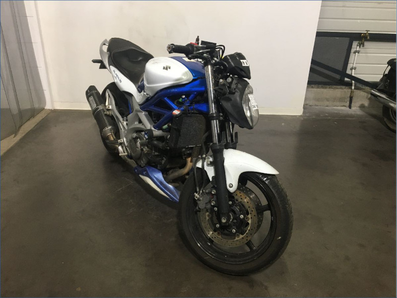 SUZUKI 650 GLADIUS 