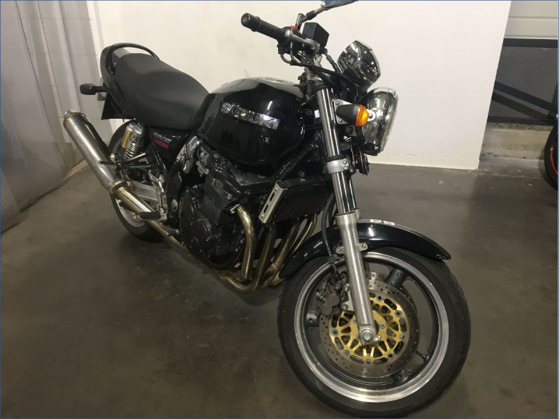 SUZUKI 750 GSX INAZUMA 