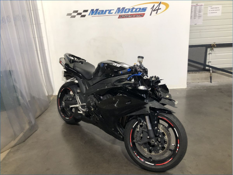 YAMAHA R1 