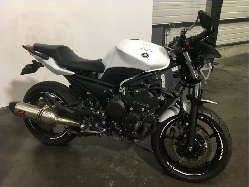 YAMAHA XJ6 