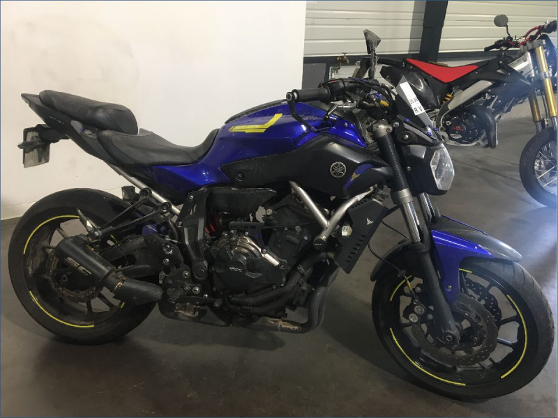 YAMAHA MT07 