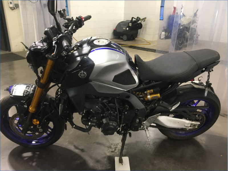 YAMAHA MT09 