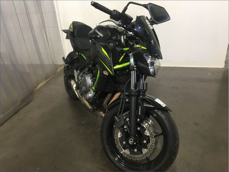 KAWASAKI Z650 