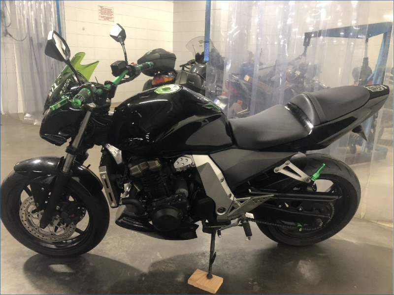 KAWASAKI Z750 