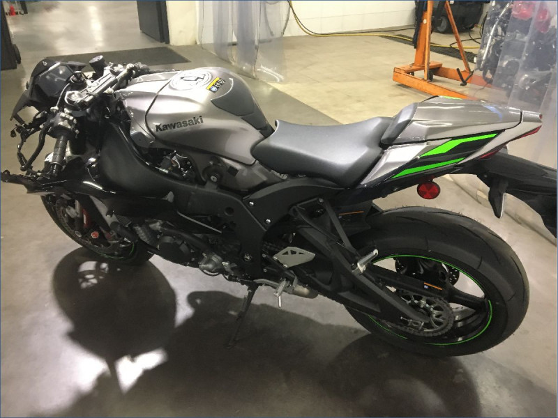 KAWASAKI ZX10R 