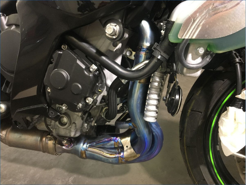 KAWASAKI ZX10R 