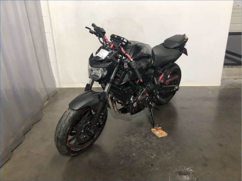 YAMAHA MT07 