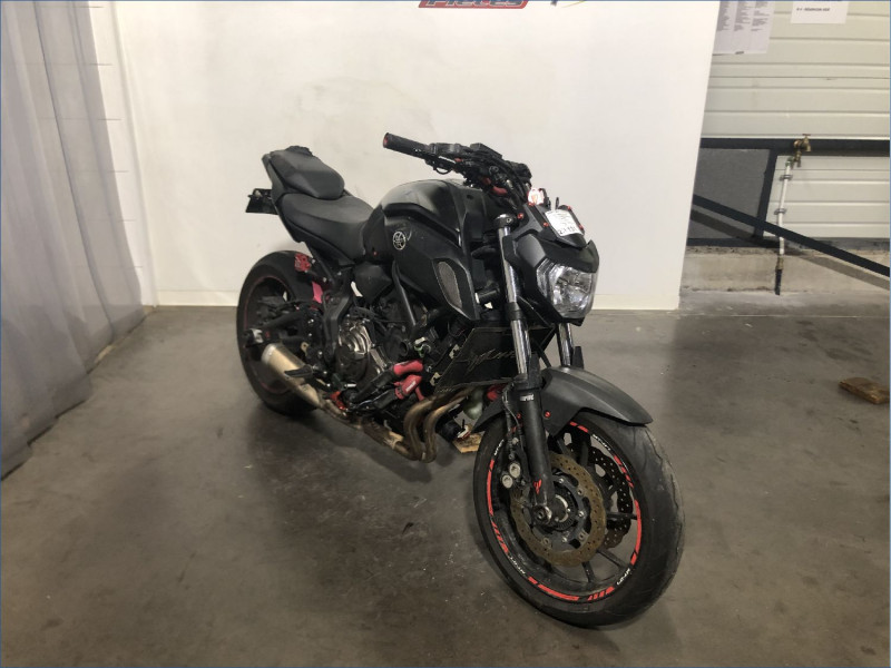 YAMAHA MT07 