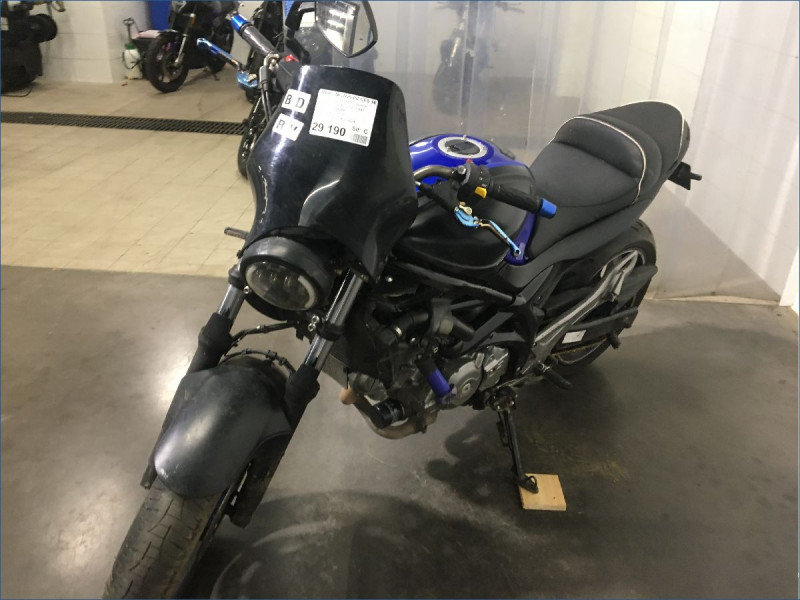 SUZUKI 650 GLADIUS 