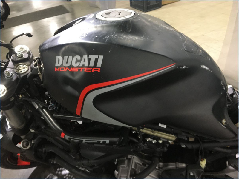 DUCATI 821 MONSTER 