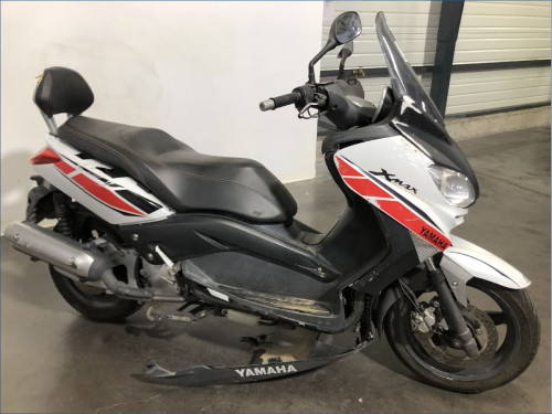 YAMAHA 125 XMAX 