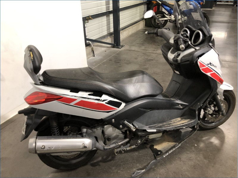 YAMAHA 125 XMAX 