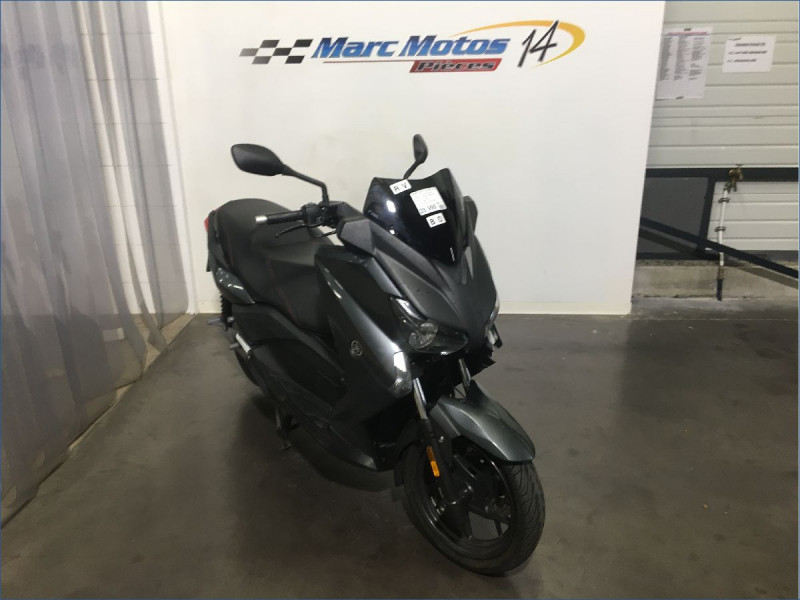 YAMAHA 125 XMAX 