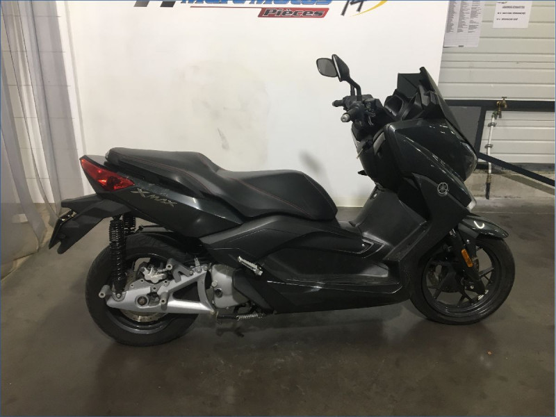 YAMAHA 125 XMAX 