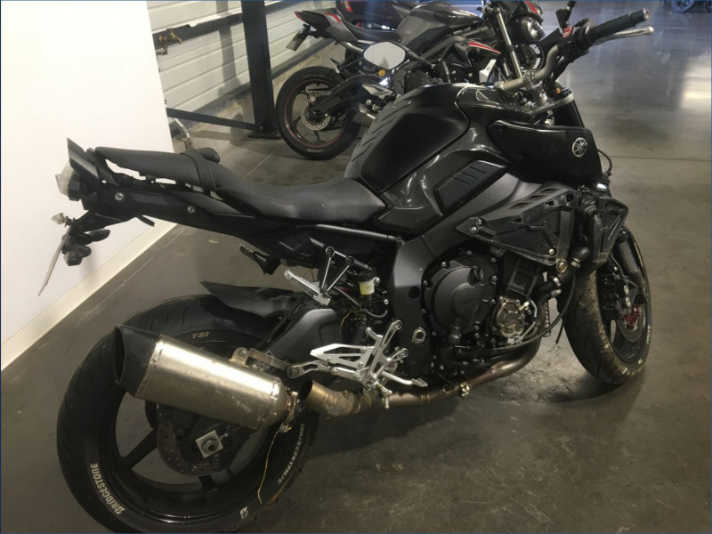 YAMAHA MT10 