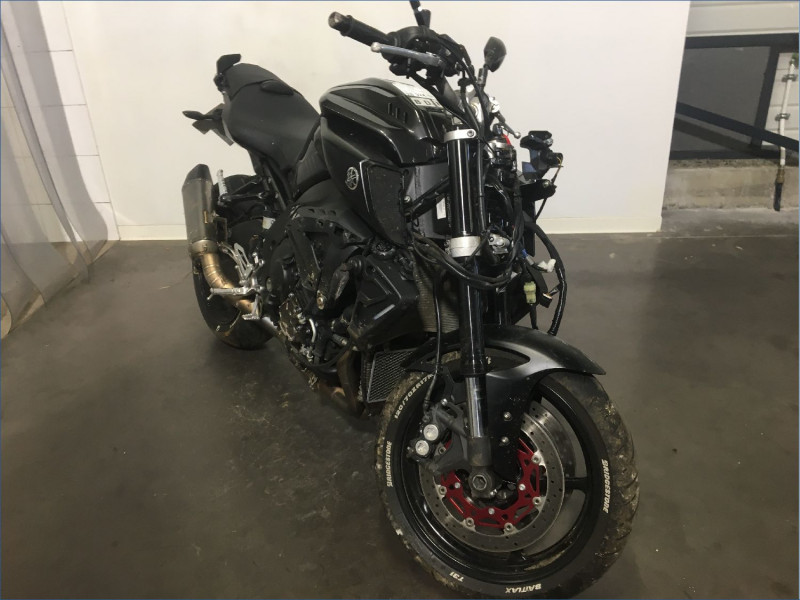 YAMAHA MT10 