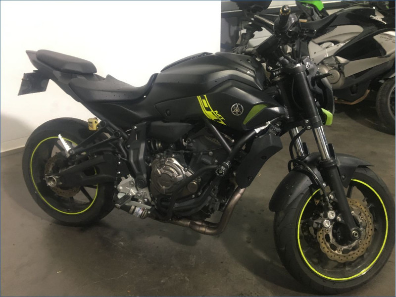 YAMAHA MT07 