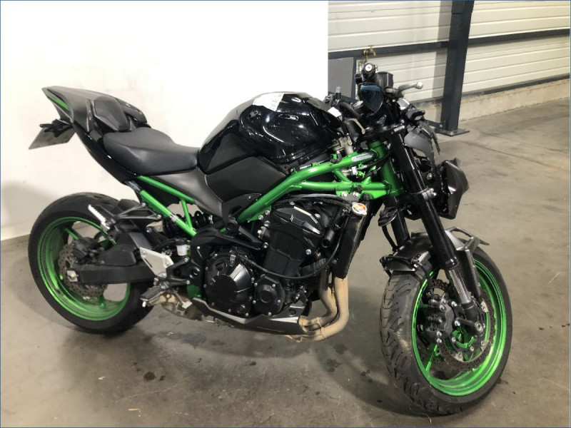 KAWASAKI Z900 