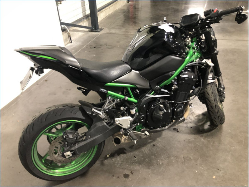 KAWASAKI Z900 