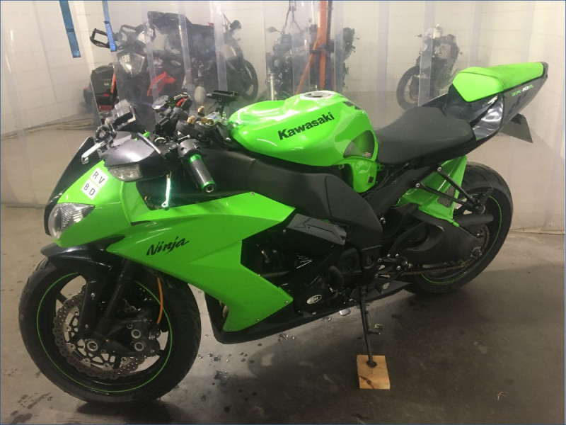 KAWASAKI ZX10R 