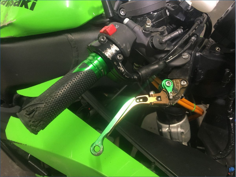 KAWASAKI ZX10R 