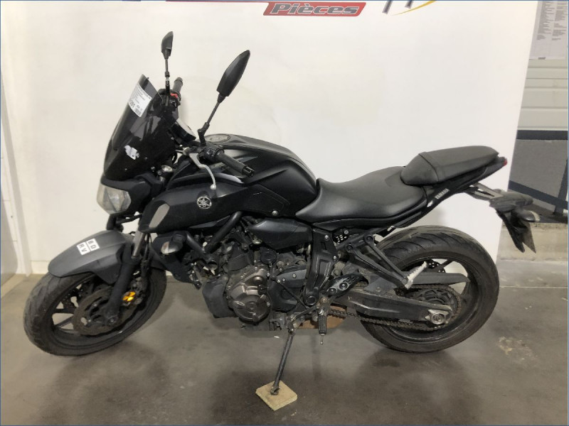 YAMAHA MT07 