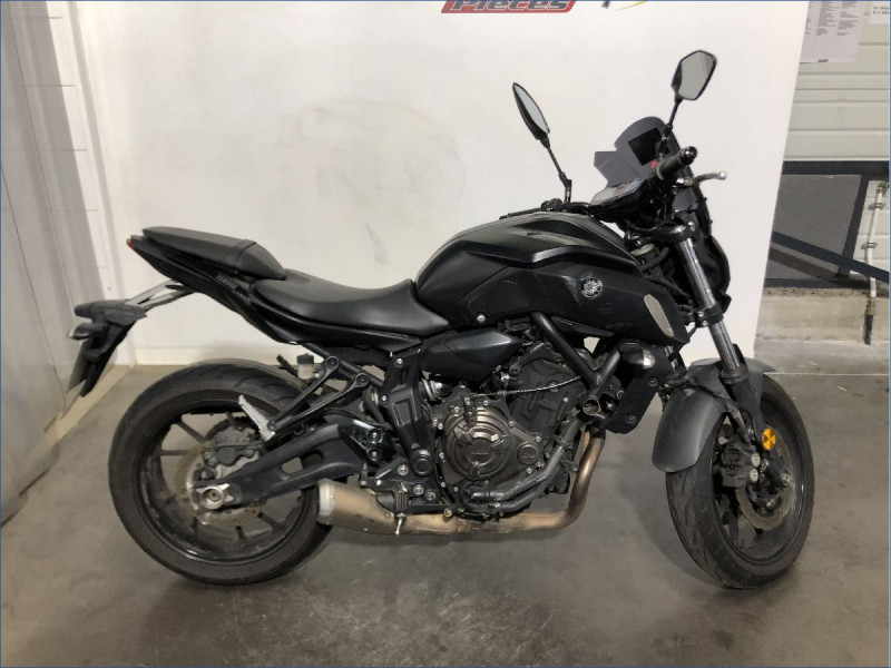 YAMAHA MT07 