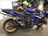 YAMAHA R1 