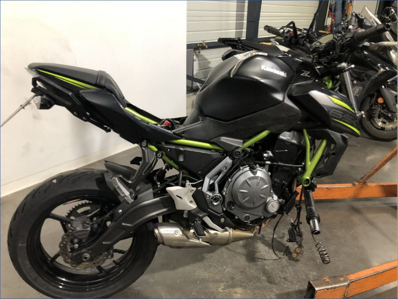 KAWASAKI Z650 