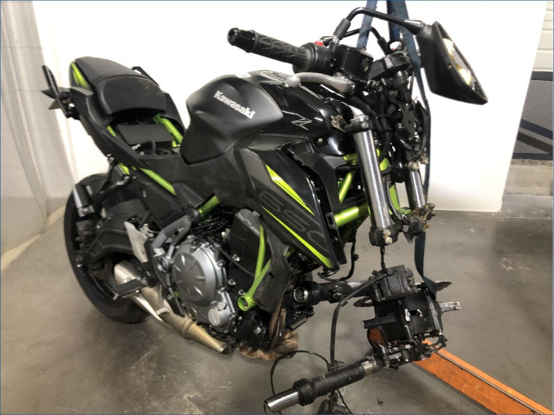 KAWASAKI Z650 