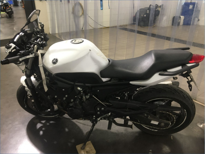 YAMAHA XJ6 