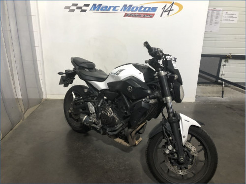 YAMAHA MT07 