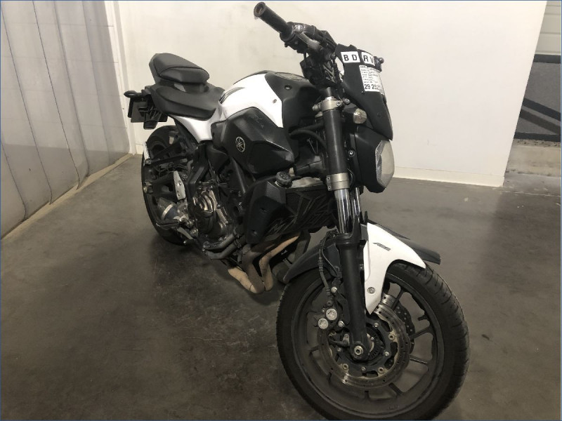 YAMAHA MT07 