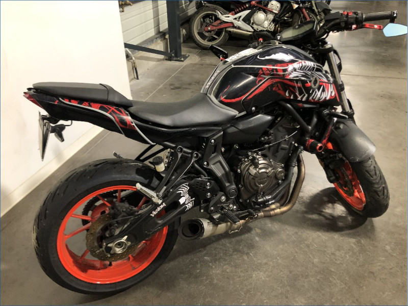 YAMAHA MT07 