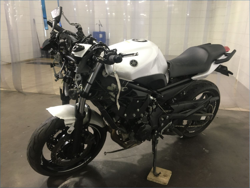 YAMAHA XJ6 